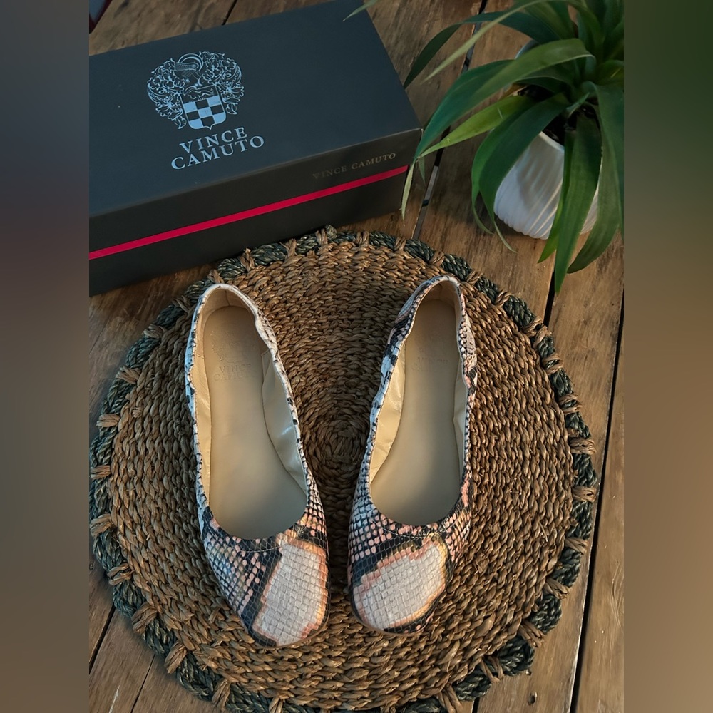 Vince Camuto Brindin Creamsicle Snake Print Ballet Flats Size 8.5